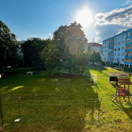 Industrial Apartment I 24Hr Self Check-In I Free Parking & Coffee Banská Bystrica Eksteriør billede