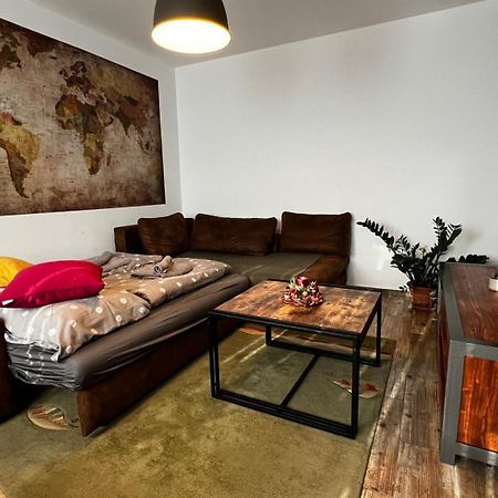 Industrial Apartment I 24Hr Self Check-In I Free Parking & Coffee Banská Bystrica Eksteriør billede
