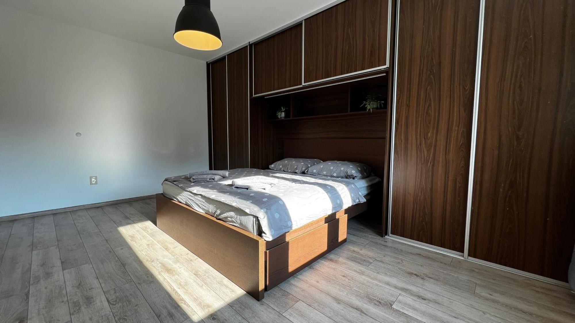Industrial Apartment I 24Hr Self Check-In I Free Parking & Coffee Banská Bystrica Eksteriør billede