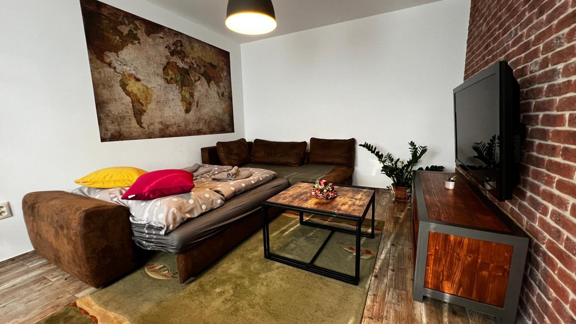 Industrial Apartment I 24Hr Self Check-In I Free Parking & Coffee Banská Bystrica Eksteriør billede
