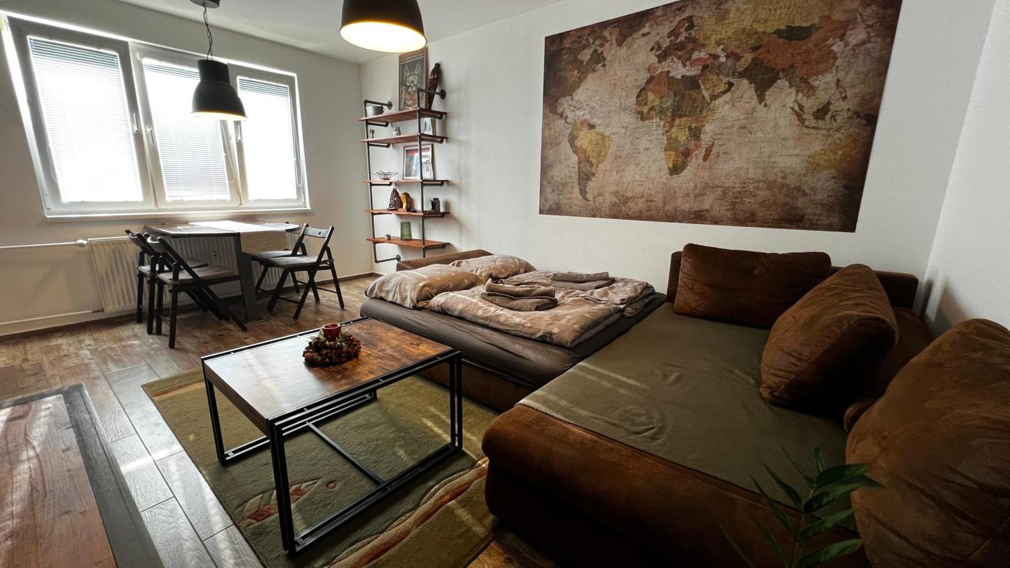 Industrial Apartment I 24Hr Self Check-In I Free Parking & Coffee Banská Bystrica Eksteriør billede