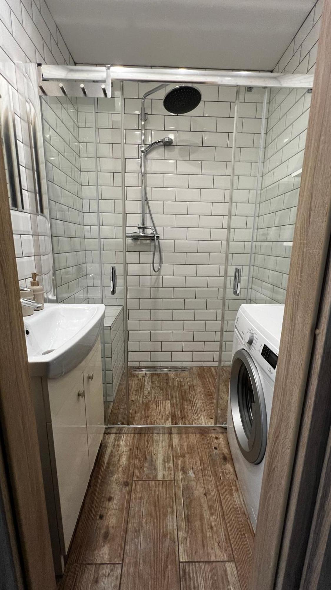 Industrial Apartment I 24Hr Self Check-In I Free Parking & Coffee Banská Bystrica Eksteriør billede