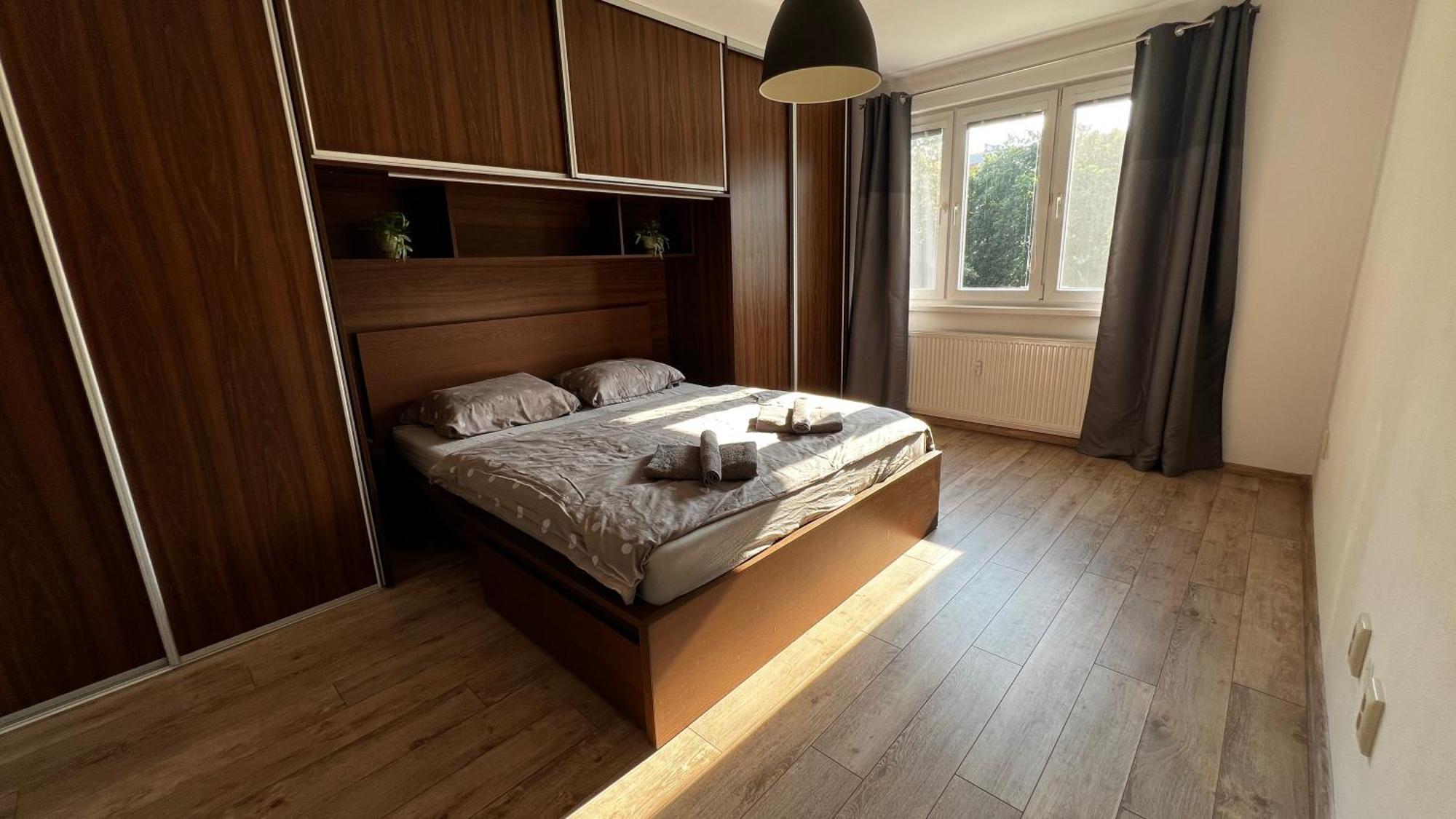 Industrial Apartment I 24Hr Self Check-In I Free Parking & Coffee Banská Bystrica Eksteriør billede