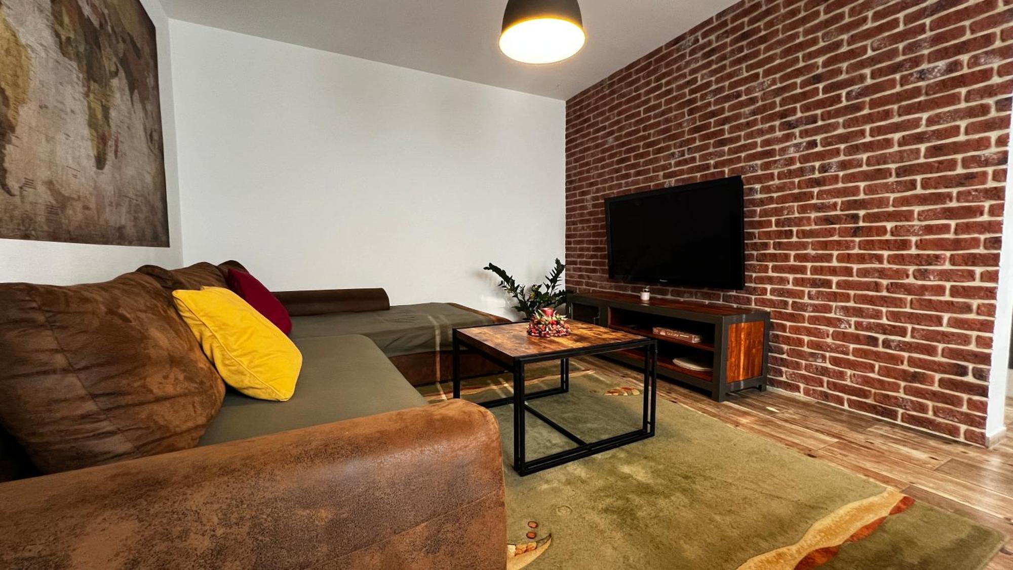 Industrial Apartment I 24Hr Self Check-In I Free Parking & Coffee Banská Bystrica Eksteriør billede